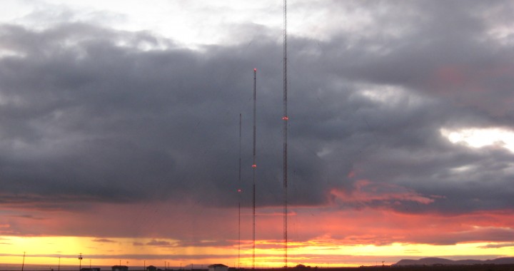 AM Guyed Antenna Mast