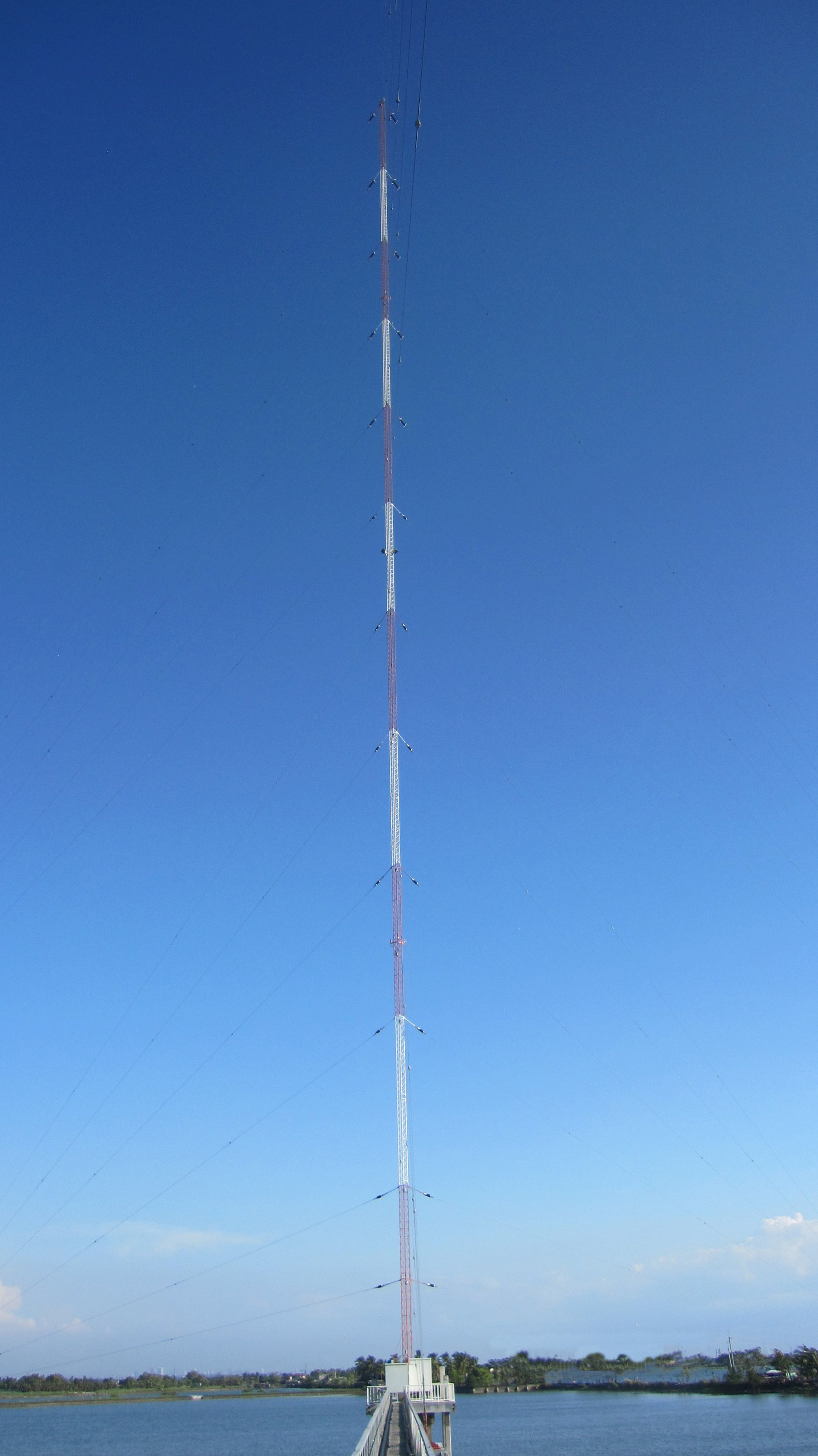 440' AM/MW Guyed Tower Designed for 120mph basic Wind Speed Manilla, Philippines