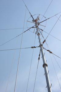 Auxiliary antenna services installed on the Kinstar antenna, showing the ease of co-location of wireless antenna services on the Kinstar antenna